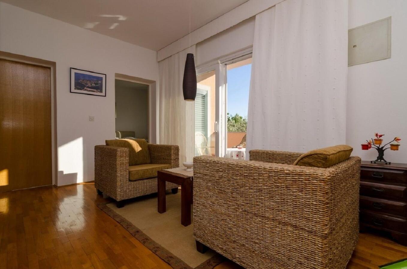 Holiday Home Old Town - Great Location Nin Eksteriør bilde